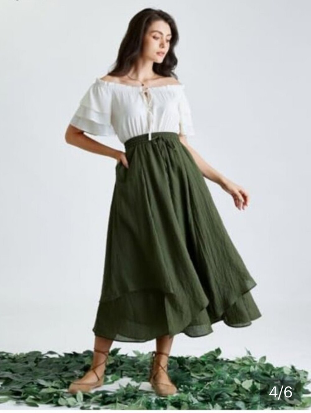 Scarlett And Darkness Skirt - Picture 3 of 9